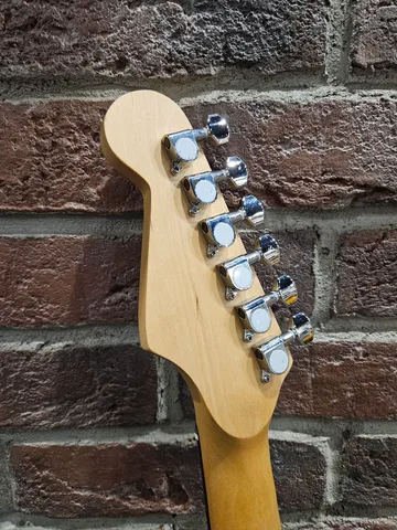 Электрогитара HSS под Fender + Цифровой Комбик с Эффектами и Драм Машиной - изображение 8