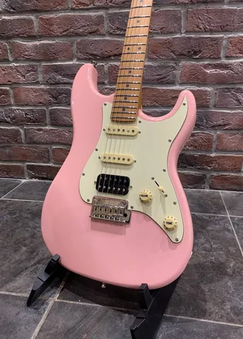 Электрогитара Jet Pink Stratocaster HSS
