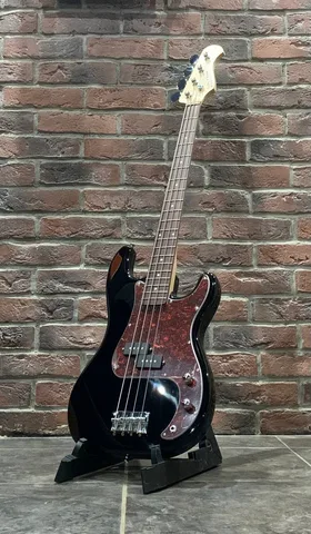 Бас Гитара Precision Bass BK-RD