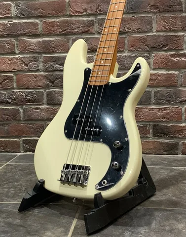 Бас Гитара Precision Bass White-OW