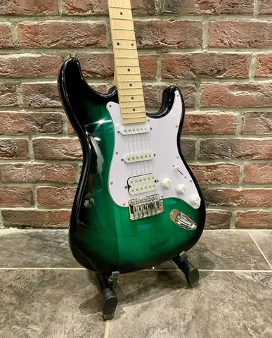 Электрогитара для Начинающих Stratocaster HSS-GR