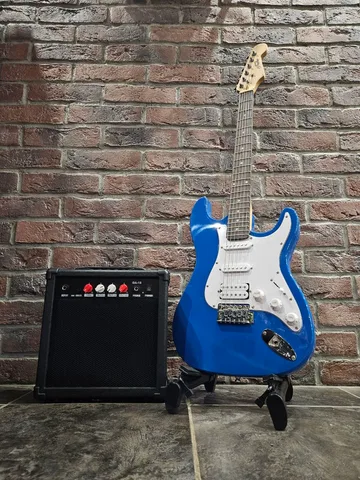 Электрогитара для Начинающих под Fender HH + Комбик 15 ват (комплект)