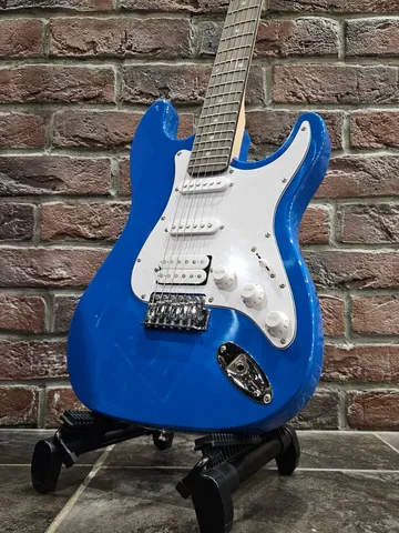 Электрогитара для Начинающих под Fender HH + Комбик 15 ват (комплект)