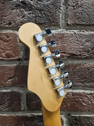 Электрогитара для Начинающих под Fender HH + Комбик 15 ват (комплект)