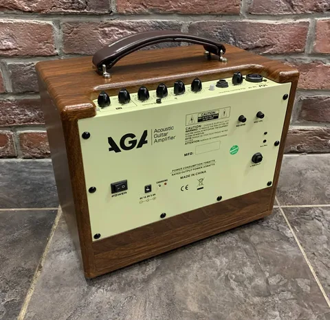 Аккумуляторный Гитарный Комбоусилитель AGA 45 ват