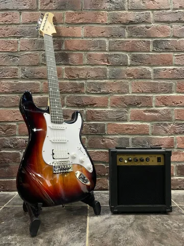 Электрогитара Stratocaster c Комбоусилителем 10 ват (комплект)