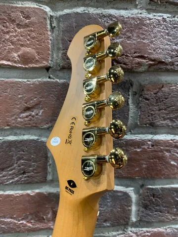Электрогитара Jet Black-Gold Stratocaster HSS - изображение 8