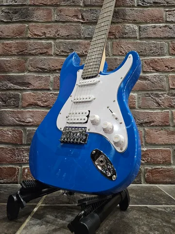 Электрогитара Stratocaster HSS + Комбик-Тюнер 10 ват (комплект) - изображение 3