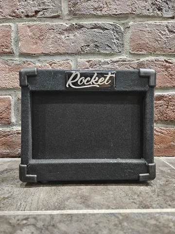 Электрогитара под Fender + Комбоусилитель 5 ват (комплект)