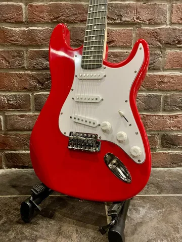 Электрогитара Stratocaster для Начинающих + Комбик 15 ват (комплект) - изображение 3