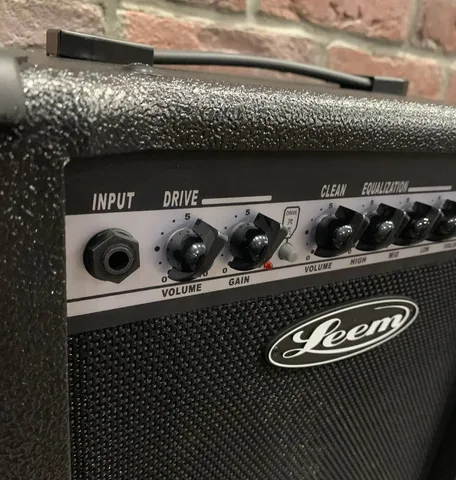 Гитарный Комбоусилитель Leem 35 Ват (Distortion & Reverb)