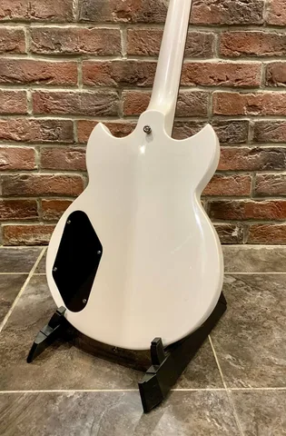 Электрогитара Yamaha SG-200 Custom Pearl White (Группа Кино)
