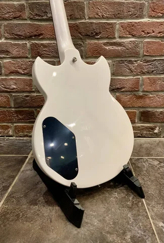 Электрогитара Yamaha SG-200 Custom Pearl White (Группа Кино)
