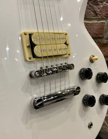 Электрогитара Yamaha SG-200 Custom Pearl White (Группа Кино)