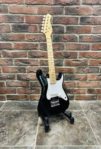 Детская Электрогитара Caraya Stratocaster 1/2 