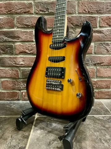 Электрогитара SuperStratocaster + Легкий Комбик 15 (комплект) - изображение 3