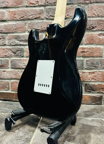 Электрогитара Stratocaster HSS SB для Обучения