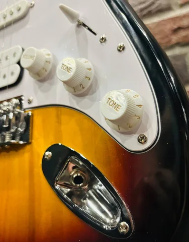 Электрогитара Stratocaster HSS SB для Обучения