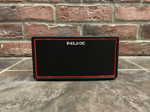 Моделирующий Портативный Цифровой Комбик Nux Mighty AIR-10 (Аккумуляторный)