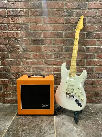 Электрогитара HSS Shinobi Stratocaster+ Комбик 40 ват с Эффектами (комплект)