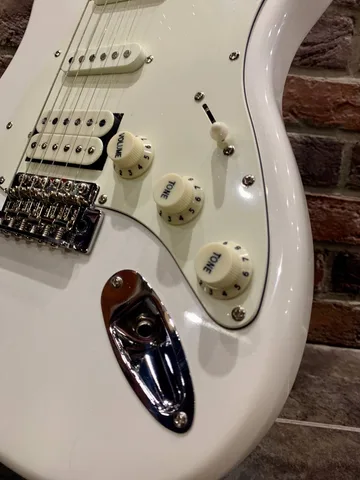 Электрогитара HSS Shinobi Stratocaster+ Комбик 40 ват с Эффектами (комплект)