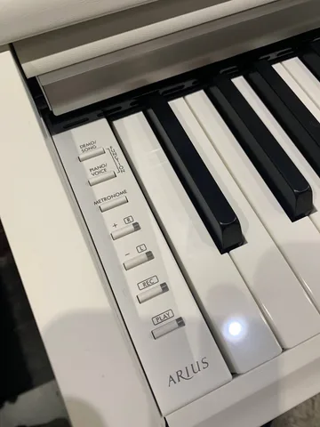Корпусное Цифровое Пианино Yamaha YDP-145 WH + Банкетка