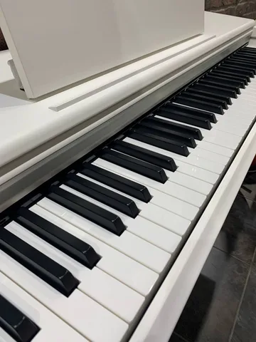 Корпусное Цифровое Пианино Yamaha YDP-145 WH + Банкетка