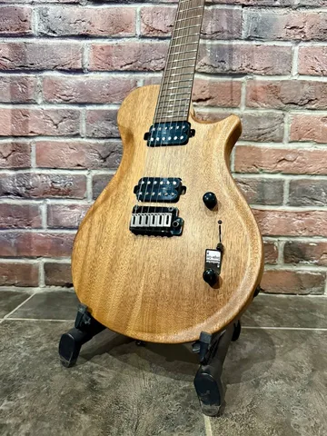 Электрогитара Covenant Custom + Комбик 40 ват (полный комплект)
