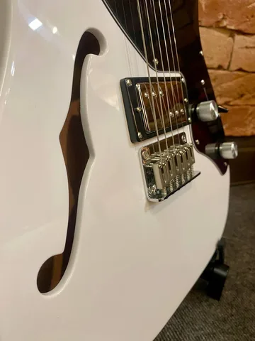 Электрогитара EART White E-TT22
